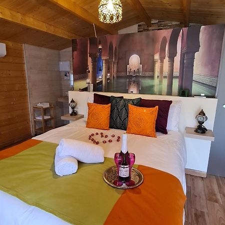 Hotel Mahalo Glamping Fuengirola Exterior foto